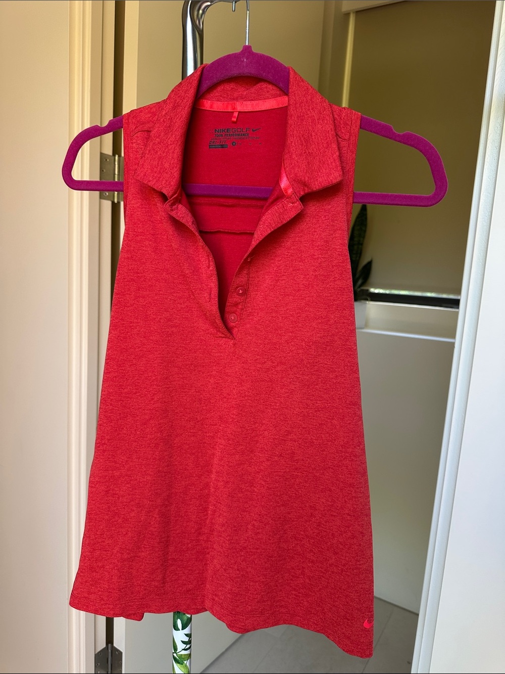 Nike Women’s Red Sleeveless Polo Tank Size Medium